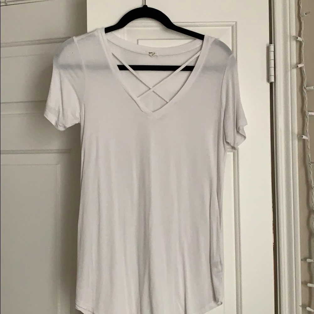 Criss Cross White basic tee